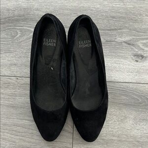 Eileen Fisher Women's Classic Suade Black Low Heels Sz 7